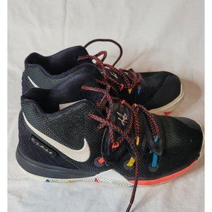 Nike Kyrie 5 Friends Kids Size 13C Used In Box AQ2458-006